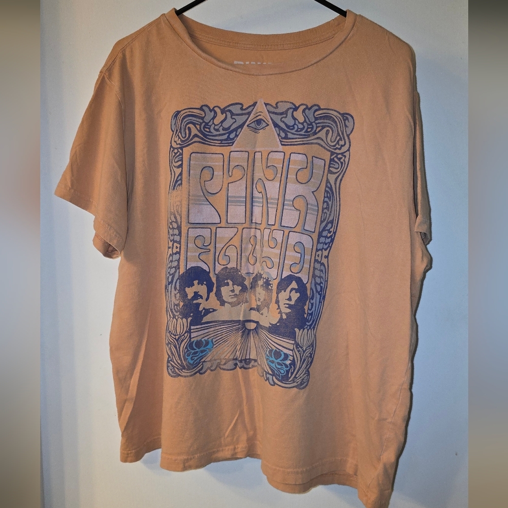 4/$20 PINK FLOYD LUCK BRAND TEE